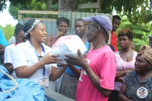 Distribution de kits alimentaires